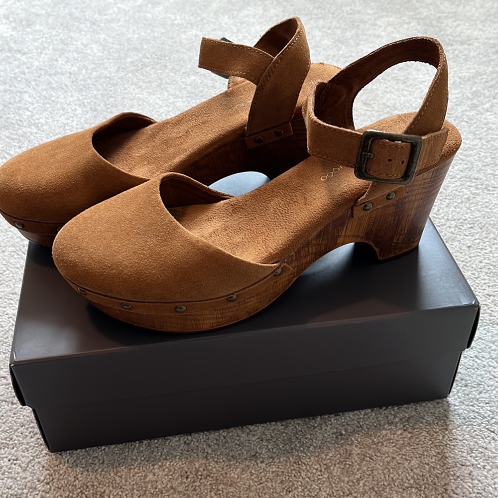 House of Harlow, leather upper.